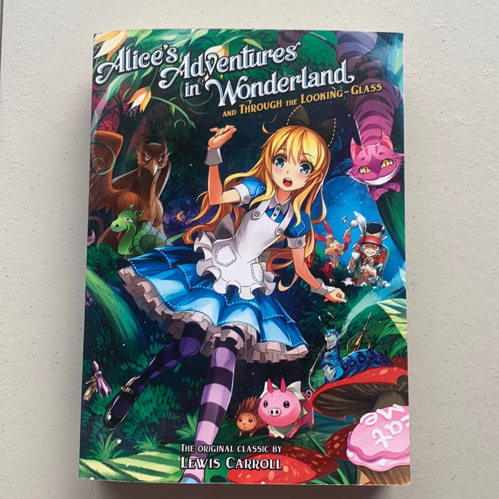 Alice’s Adventures In Wonderland and Through The Looking-Glass Illustrated Novel